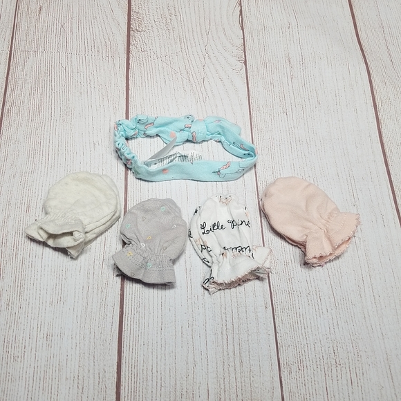 Gerber Baby Mittens - Picture 1 of 2